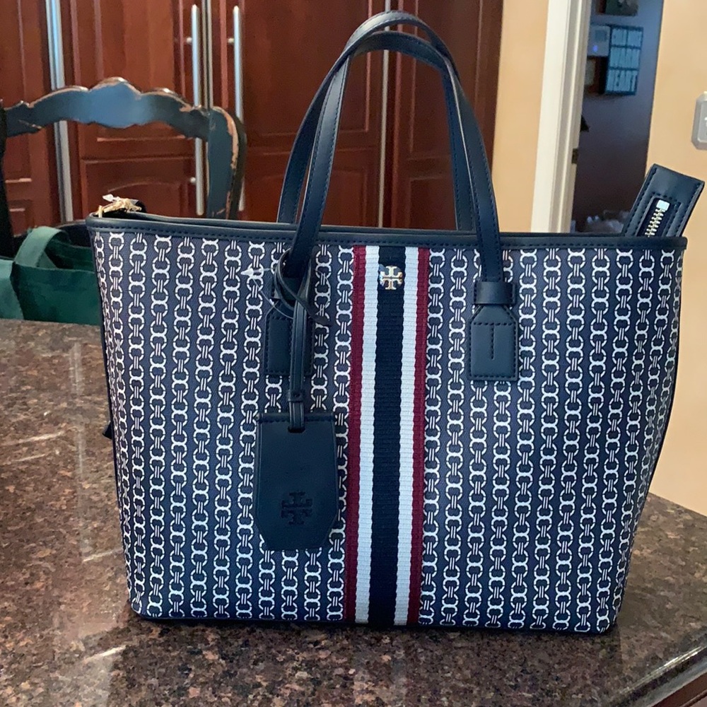 Brand new never used Tory Burch Gemini Link Canvas small tote!!